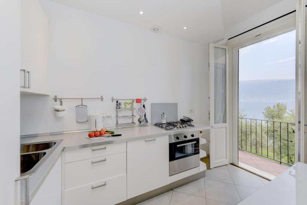 Oleandro Apartment Directly On The Lake Gargnano Exterior photo